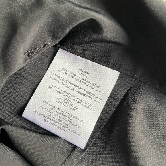 BCBG chic black shorts with pockets - Picture 6 of 8